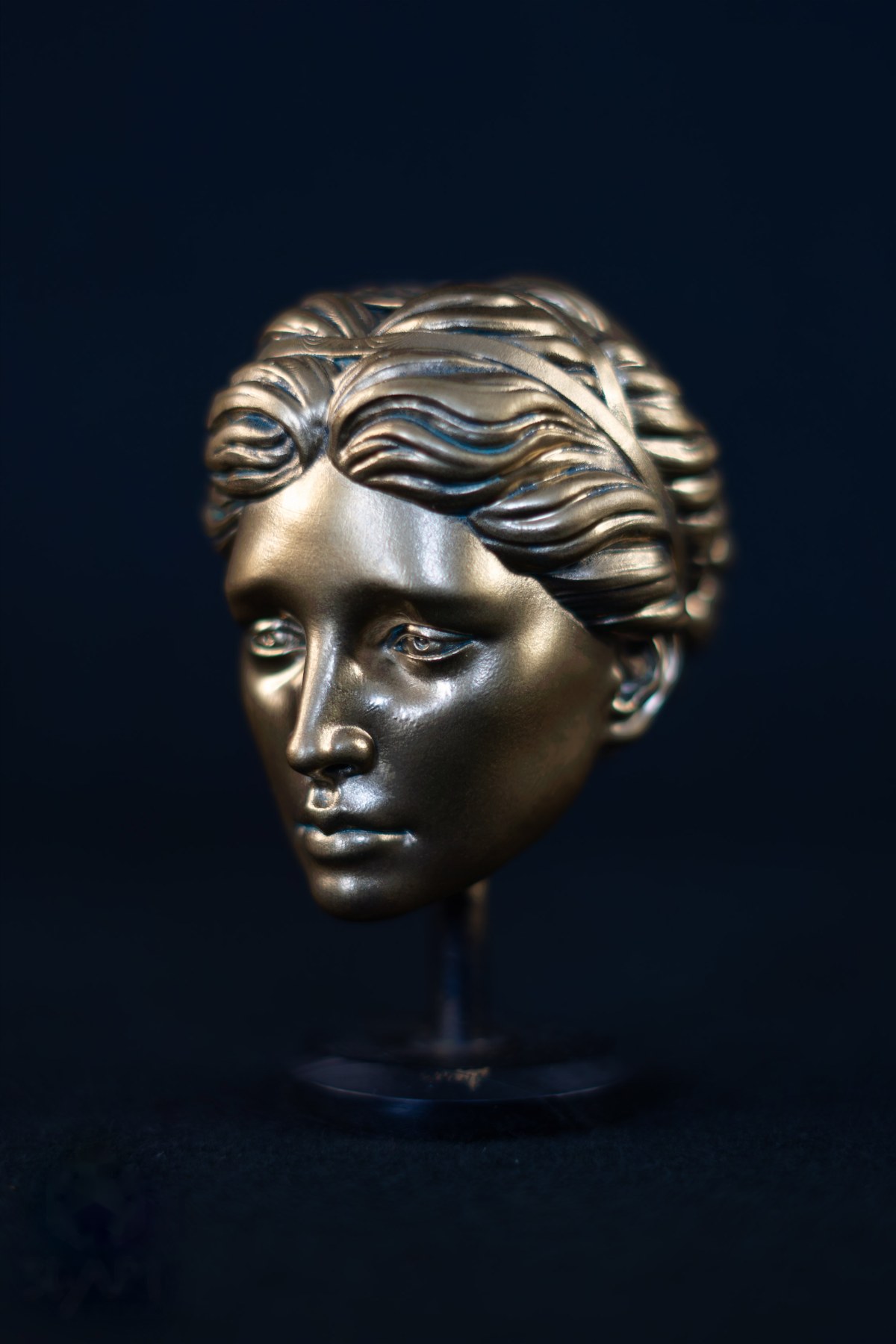 Divine Orb, Classical head on stand